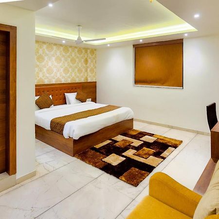 Hotel Nova Pride Раджкот Экстерьер фото