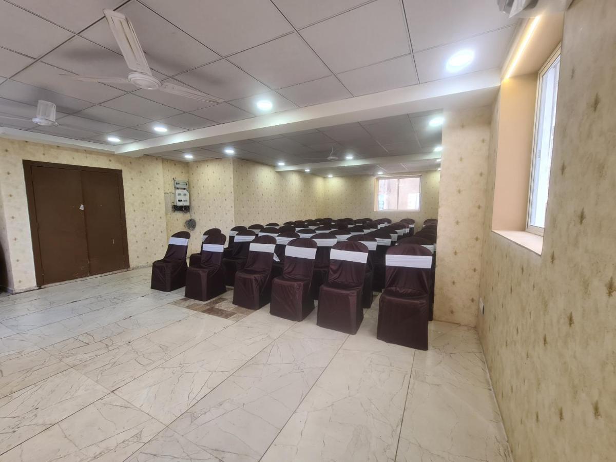 Hotel Nova Pride Раджкот Экстерьер фото