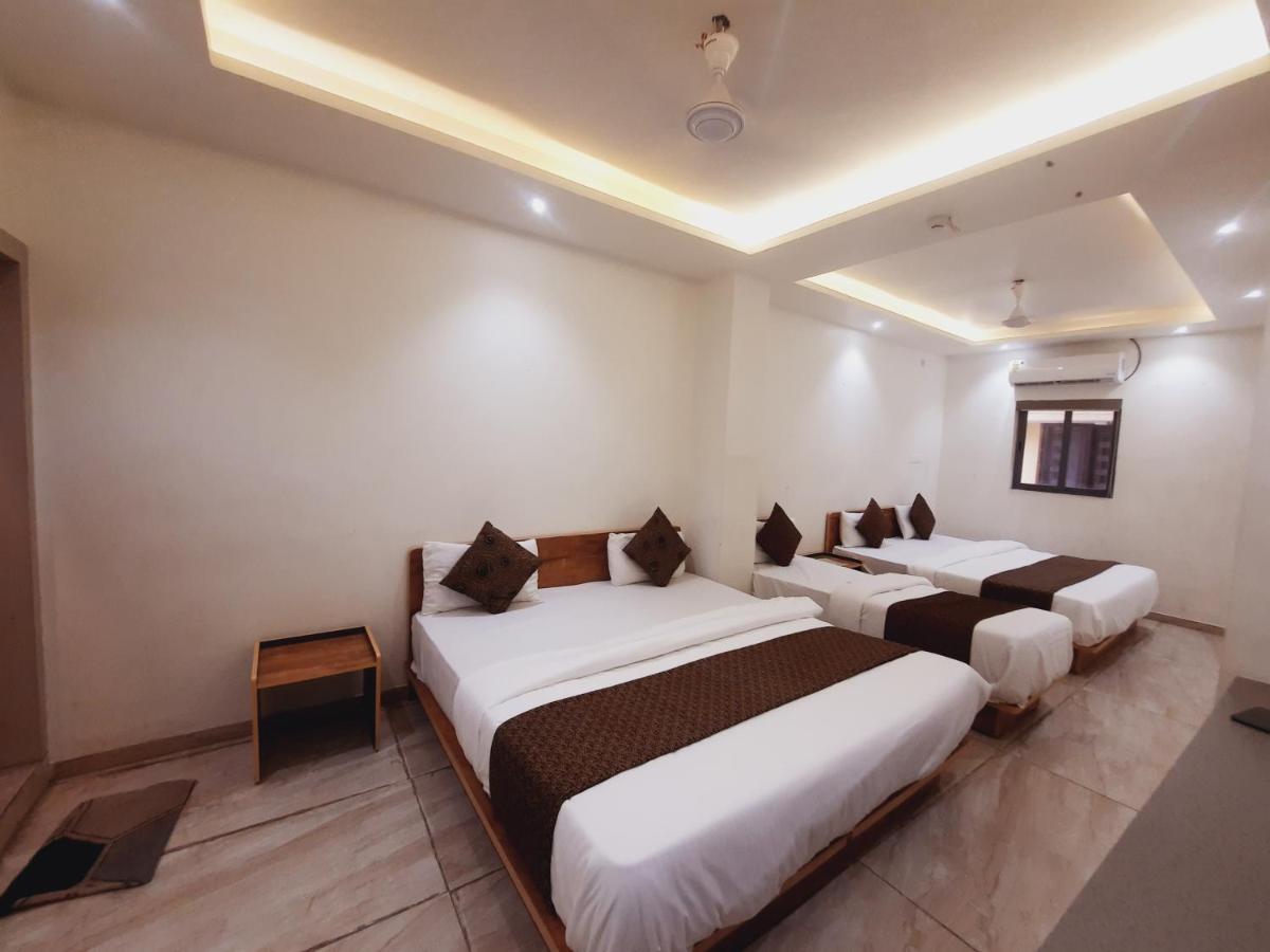 Hotel Nova Pride Раджкот Экстерьер фото