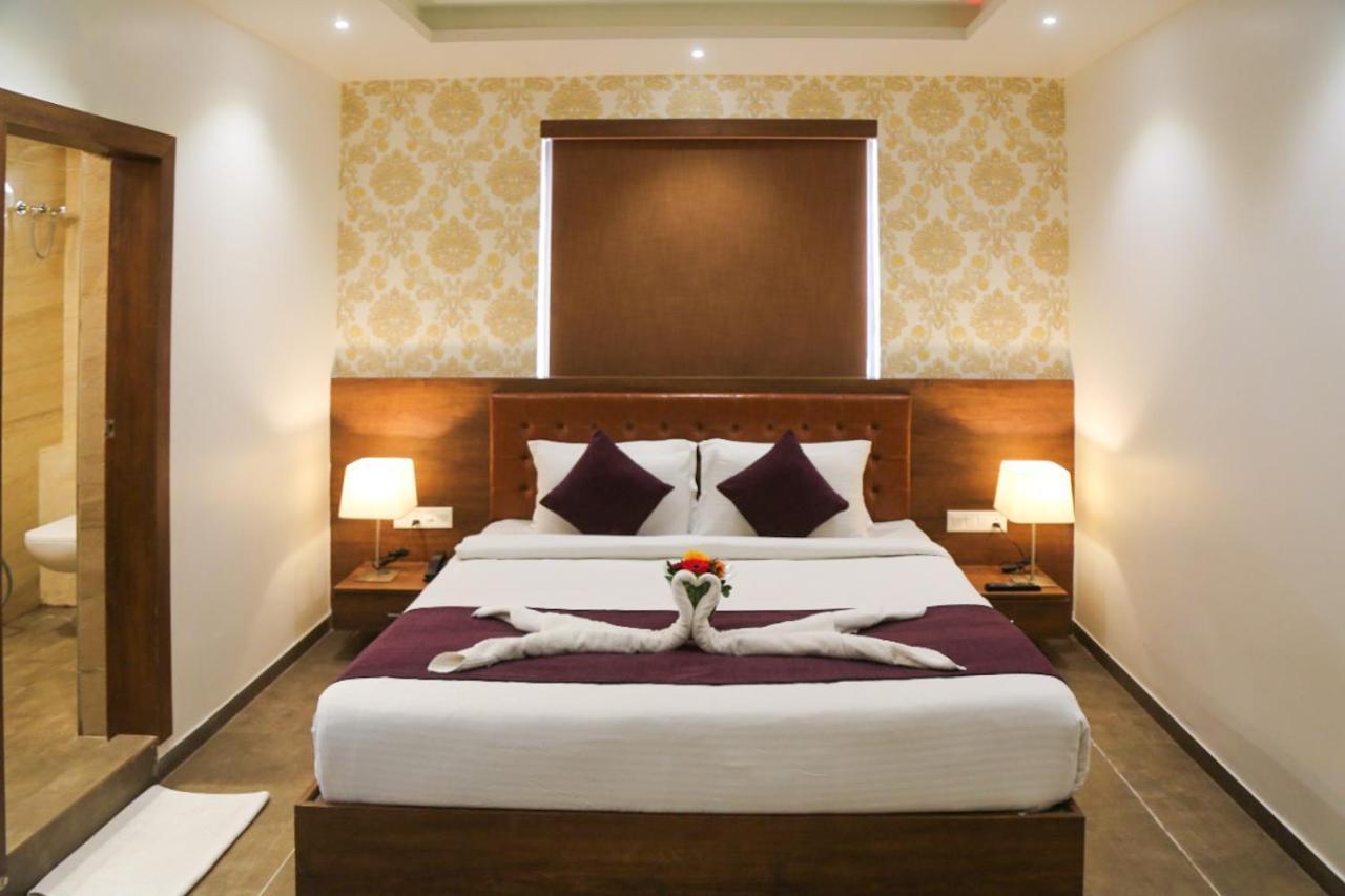 Hotel Nova Pride Раджкот Экстерьер фото