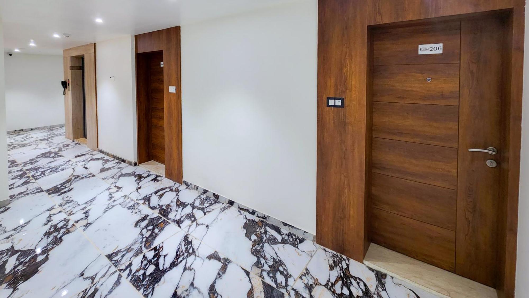 Hotel Nova Pride Раджкот Экстерьер фото