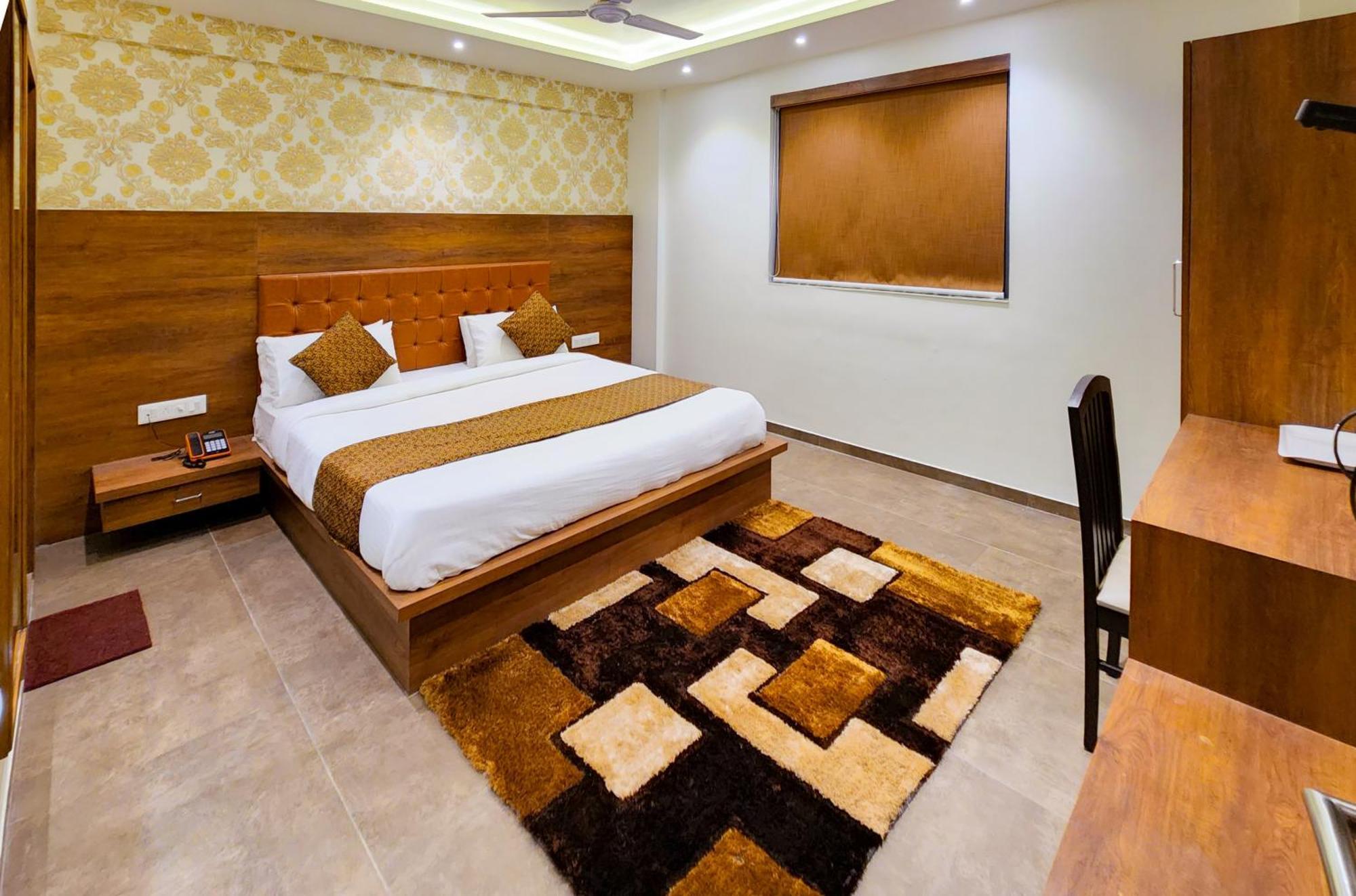 Hotel Nova Pride Раджкот Экстерьер фото